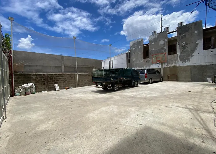 Mambaling Tourist Hostel *